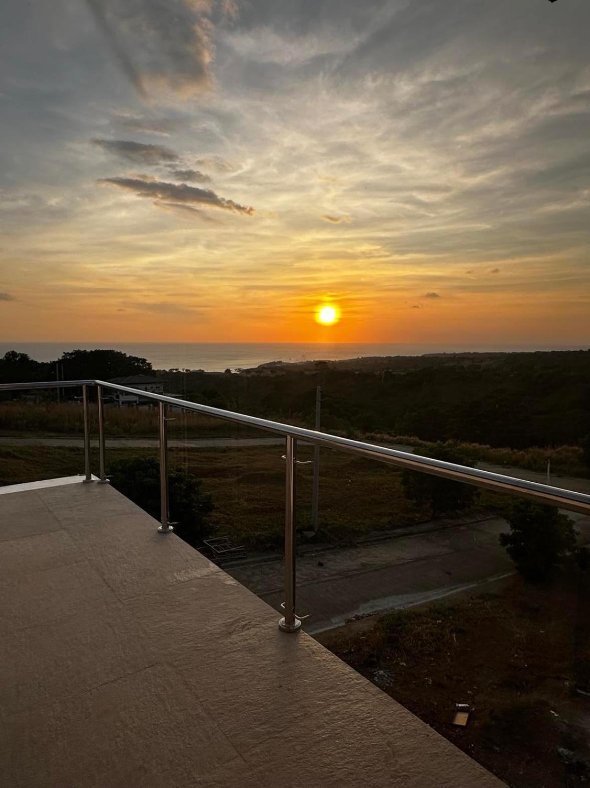Casa Amores: Camaya Coast Mariveles Extérieur photo