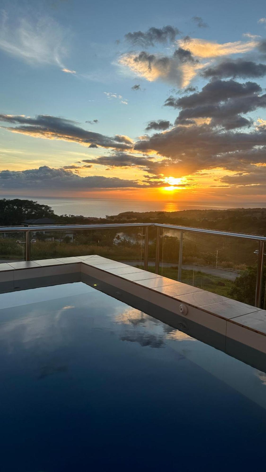 Casa Amores: Camaya Coast Mariveles Extérieur photo